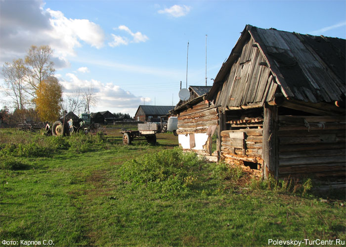 Улицы и дома в посёлке Большая Лавровка. Фото Карпова С.О., сентябрь 2012 г.