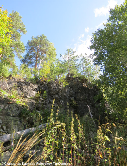 Гора Осиновая в окрестностях южной части города Полевского. Фото Карпова С.О., 2014 г.