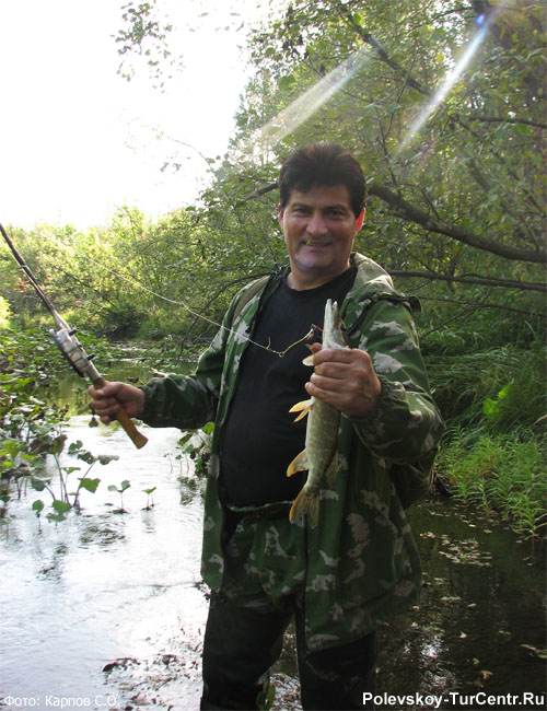 Рыбалка на реке Западной Чусовой в окрестностях южной части города Полевского. Фото Карпов С.О., 2011 г.