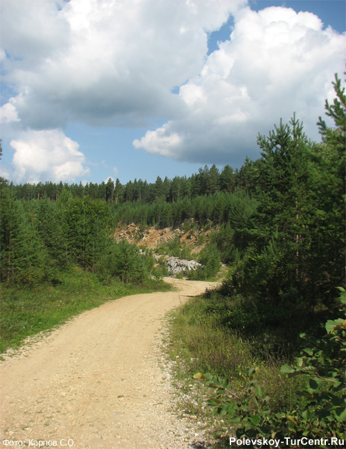 Бумовский карьер в окрестностях села Полдневая. Фото Карпов С.О., август, 2013 г.