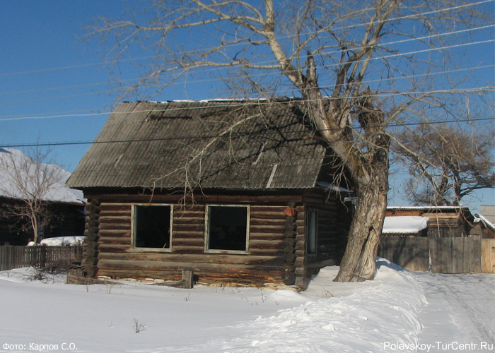Бывшая столовая в селе Полдневая. Фото Карпов С.О., февраль, 2013 г.