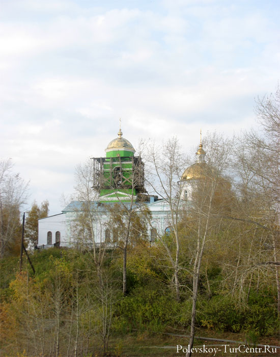 Реконструкция колокольни Свято-Троицкого храма в городе Полевском. Фото Карпова С.О., 2009 г.