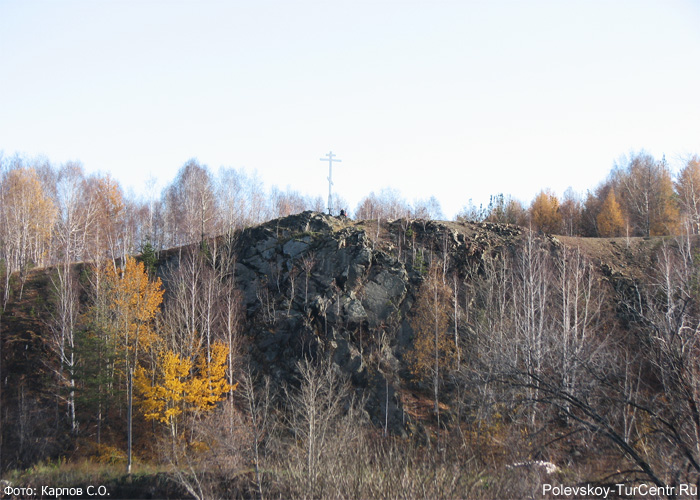 Вид на Думную гору в Полевском. Фото Карпова С.О., октябрь 2012 г.