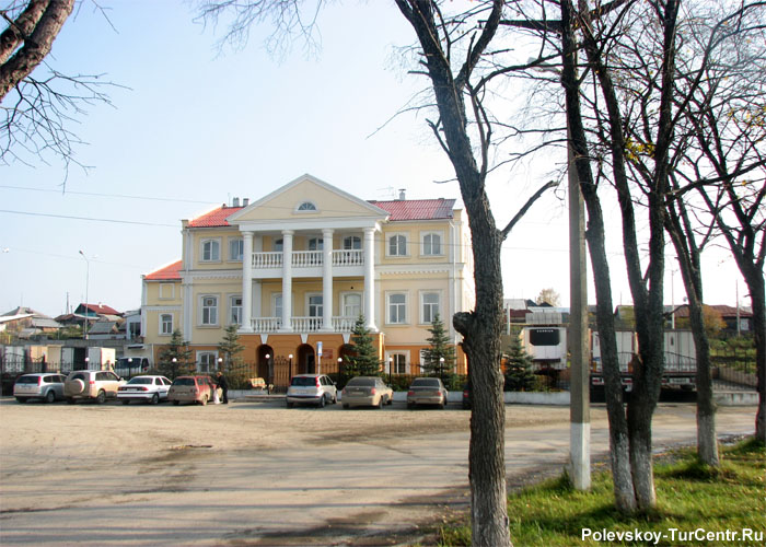 Колбасный завод Черкашин и партнёры. Фото Карпова С.О., 2011 г.