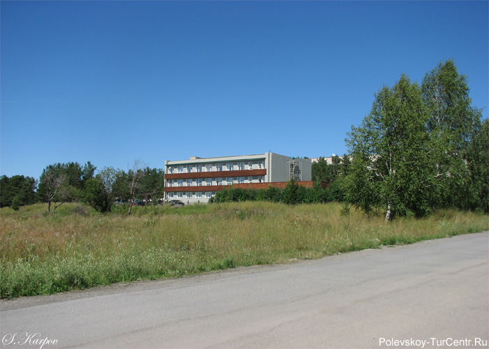 База отдыха 'Отель у моря' в южной части города Полевского. Фото Карпова С.О., август 2012 г.