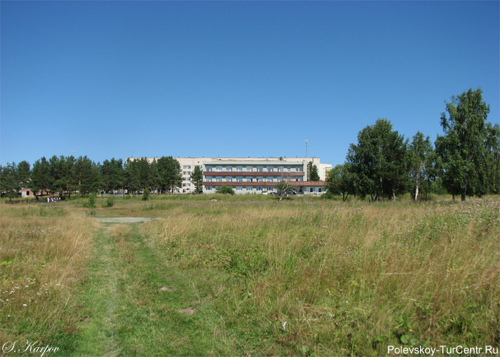 База отдыха 'Отель у моря' в южной части города Полевского. Фото Карпова С.О., август 2012 г.