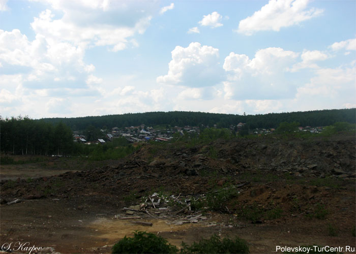 Серно-колчеданный карьер в посёлке Зюзельский. Фото Карпова С.О., июнь 2012 г.
